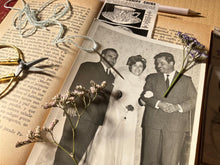 Cargar imagen en el visor de la galería, Taller Libro de Artista 3D : Construcción de obra 3D a partir del libro
