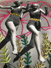 Cargar imagen en el visor de la galería, Woman Power  | "Flores"
